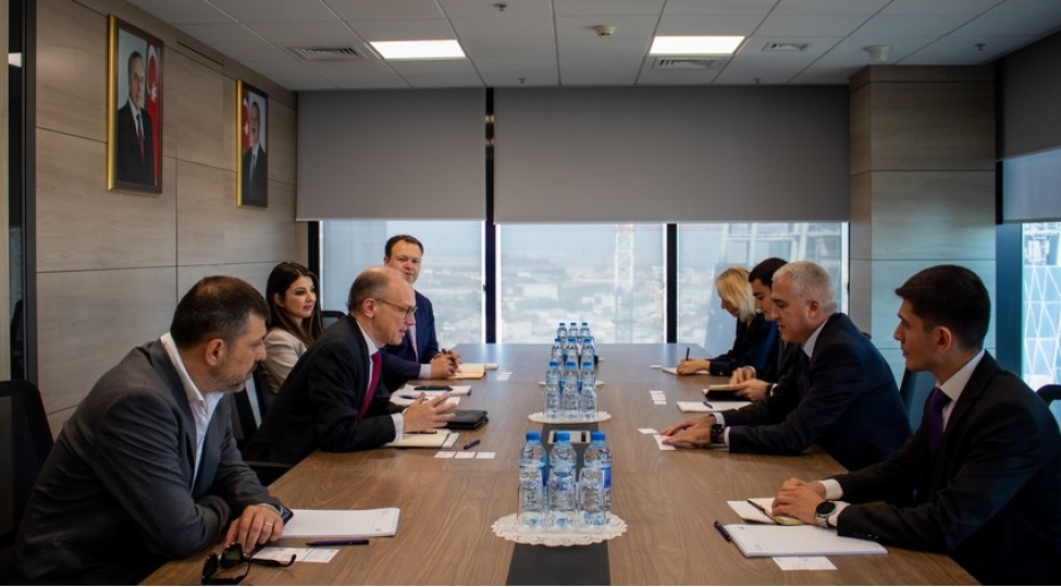 avropa-ve-turkiye-shirketleri-azerbaycanda-berpaolunan-enerji-ile-maraqlanir