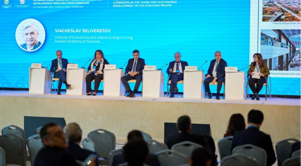 ady-resmisi-dayaniqli-inkishaf-meqsedlerine-chatmaq-uchun-neqliyyat-ve-logistika-dehlizlerinin-rolu-boyukdur-foto