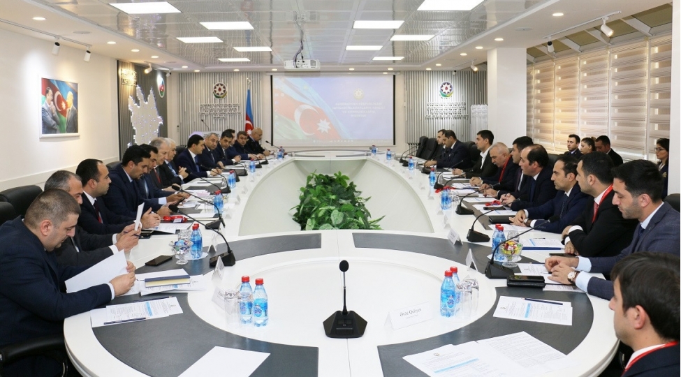 ekoloji-temiz-neqliyyat-vasitelerinden-istifadenin-stimullashdirilmasi-ve-teshviqi-meseleleri-muzakire-edilib