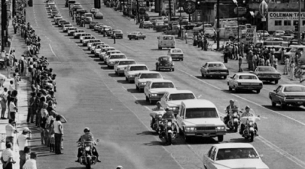 meshhurlarin-en-bahali-ve-mohteshem-defn-merasimleri-nece-bash-tutub