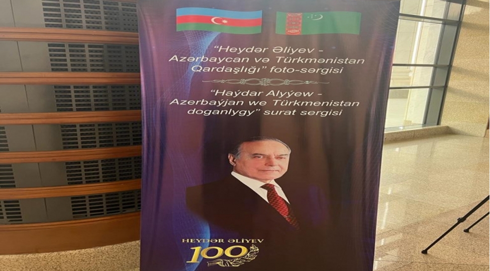 ashqabadda-heyder-eliyevin-yubileyine-hesr-olunmush-foto-sergi-achilib-foto