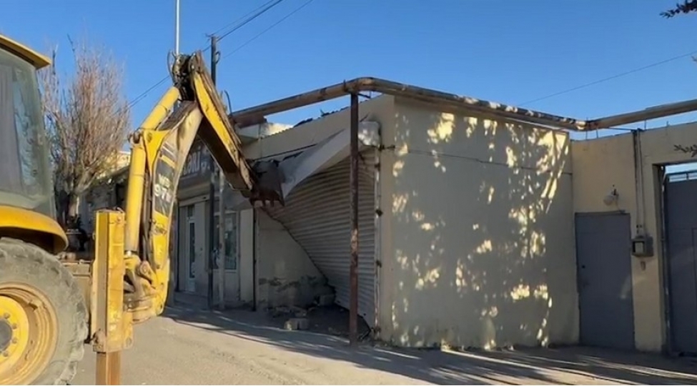 bakida-qanunsuz-tikili-sokulub-fotovideo