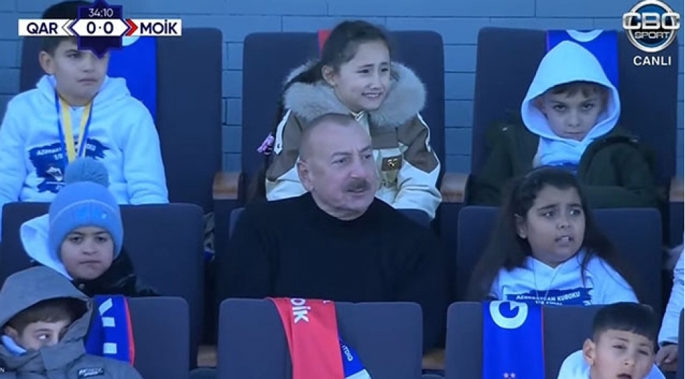 prezident-oyunu-shehid-ovladlari-ile-birge-izleyir-video