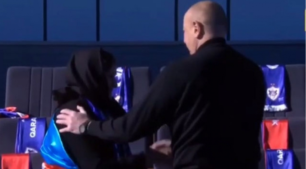 prezident-stadionda-shehid-anasi-ile-gorushdu-video