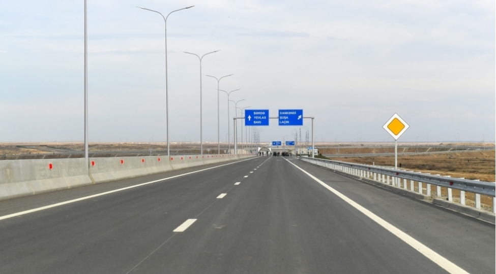 surucu-intizami-yol-hereketi-zamani-tehlukesizliyimiz-uchun-muhum-shertdir-video