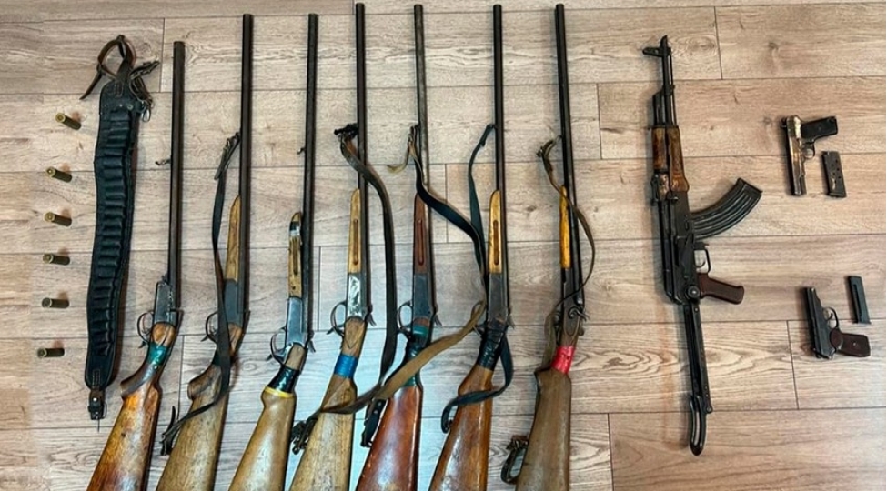 bakida-vetendashlardan-20-silah-goturulub-video