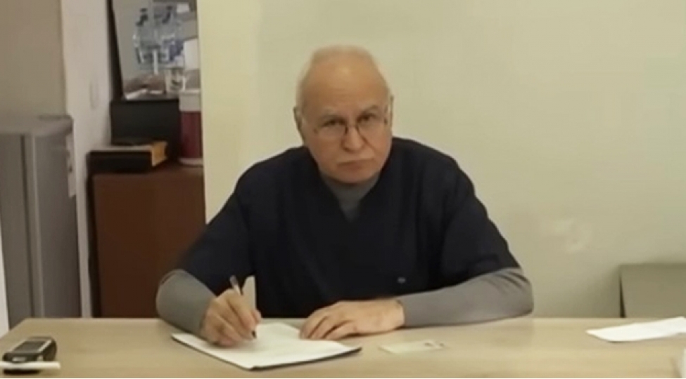 serxoshluq-testi-etmeden-10-manat-alib-ayiq-yazdi-video