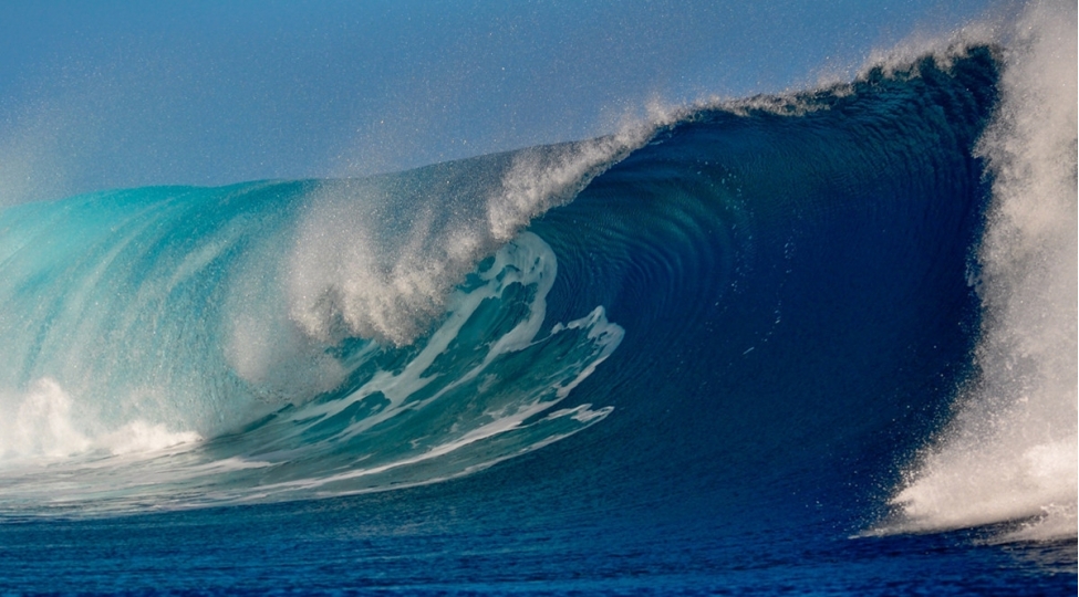 tenerifede-neheng-dalgalar-3-turistin-heyatina-son-qoyub