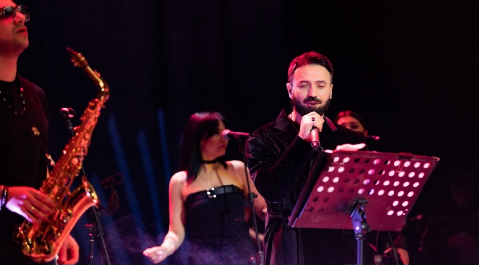 zamiq-huseynovun-gence-dovlet-filarmoniyasinda-konserti-bash-tutub