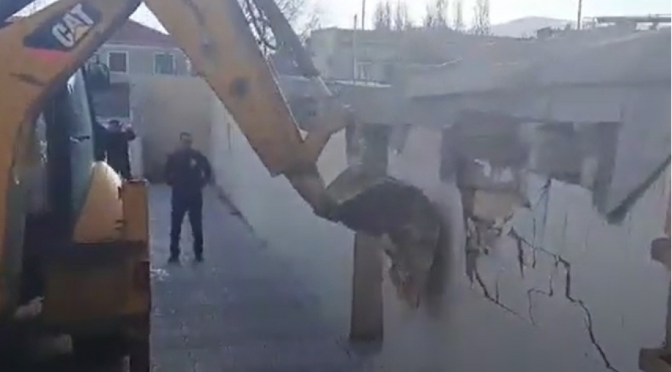 fovqelade-hallar-nazirliyi-terefinden-qanunsuz-tikililer-sokulub-video-2