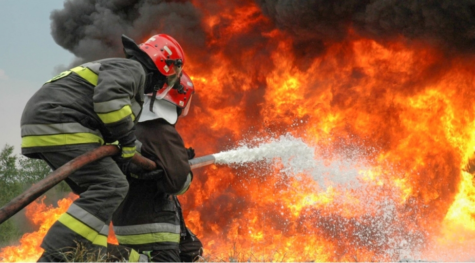 samuxda-achiq-erazide-yangin-olub-video