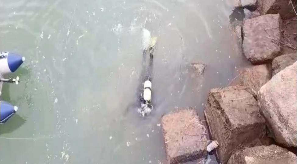 imishlide-kanalda-batmasi-ehtimal-olunan-11-yashli-ushagin-axtarishlari-davam-edir-video