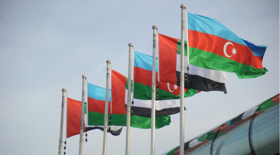 azerbaycanla-bee-arasinda-maliyye-nazirliklerinin-emekdashligi-ile-bagli-memorandum-tesdiq-edilib