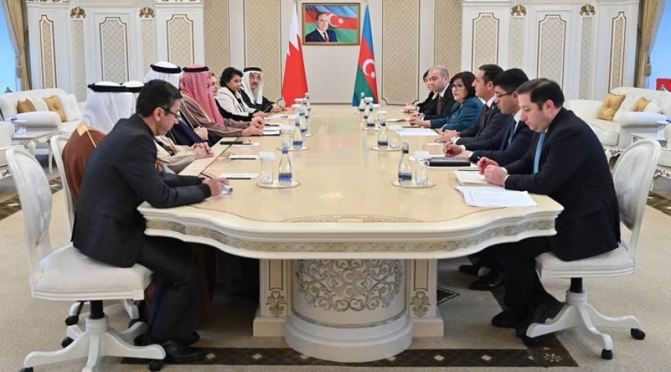 azerbaycan-ile-behreyn-parlamentleri-arasinda-emekdashliq-meseleleri-muzakire-olunub-foto