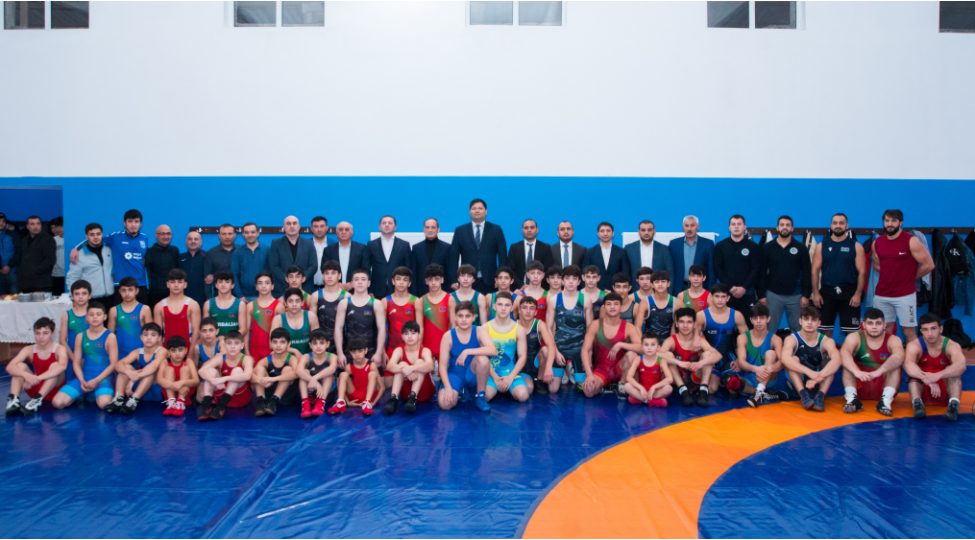 sumqayitin-meshhur-gulesh-zali-esasli-temir-edilib-video