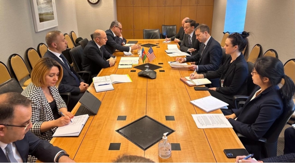 azerbaycanin-energetika-naziri-absh-dovlet-departamentinin-resmileri-ile-gorushub