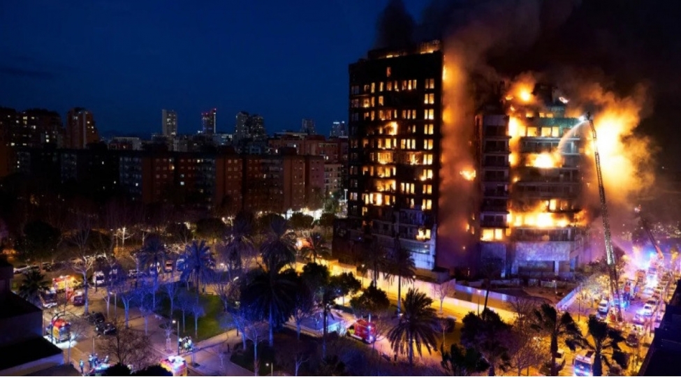 ispaniyada-hundurmertebeli-bina-yanib-4-nefer-olub-13-nefer-yaralanib