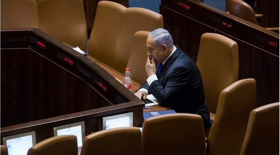 netanyahu-hokumetin-iclasini-kechirecek