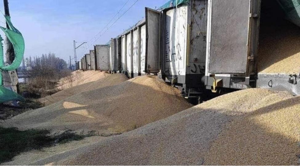 polshada-namelum-shexsler-160-ton-ukrayna-taxilini-yere-tokubler-video