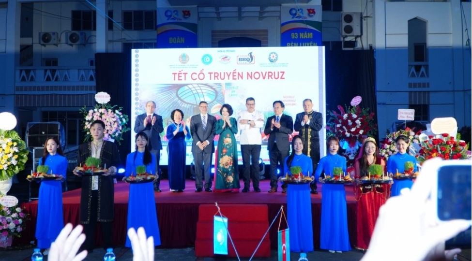 azerbaycan-ve-qazaxistan-sefirlikleri-vyetnamda-novruz-shenliyi-teshkil-edib-foto