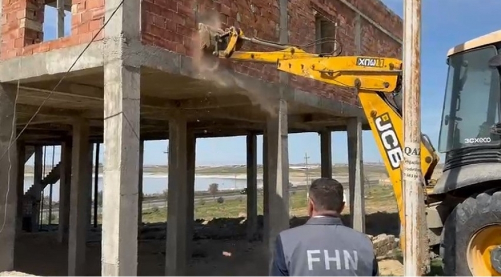 absheronda-qanunsuz-tikililer-sokulub-fotovideo