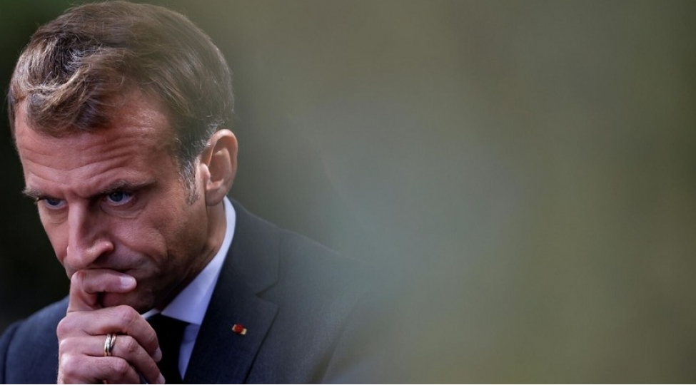 makronun-iqametgahinda-ogurluq-olub