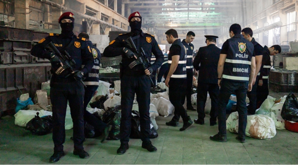 din-terefinden-musadire-edilmish-2-ton-narkotik-mehv-edilib-fotovideo