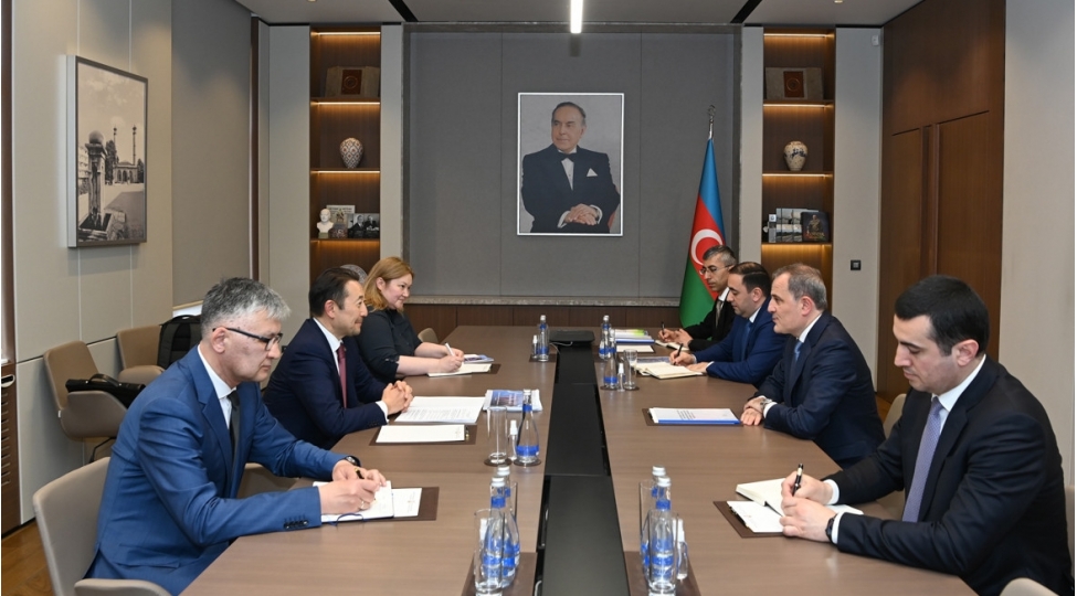 ceyhun-bayramov-aqem-in-bash-katibi-ile-gorushub