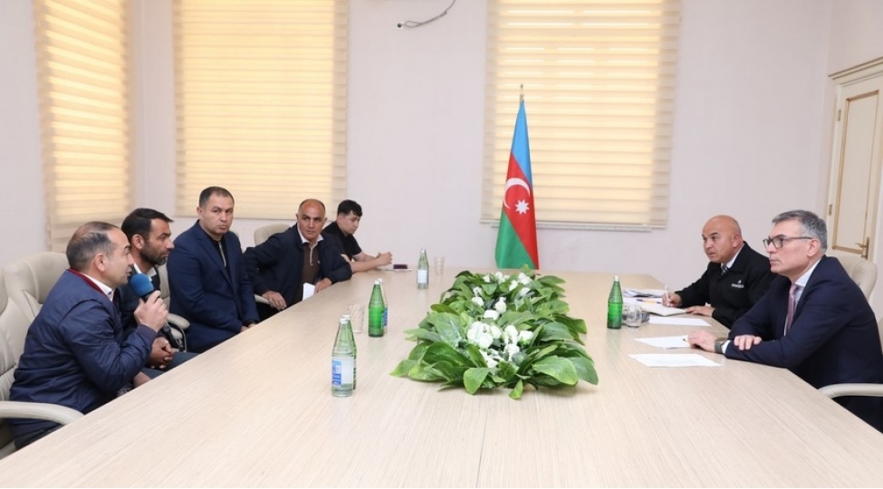 azeriqazin-bash-direktoru-agdamda-vetendashlari-qebul-edib-foto