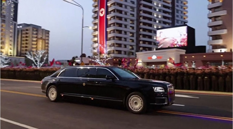 shimali-koreya-lideri-putinin-ona-hediyye-etdiyi-aurus-avtomobilinde-video