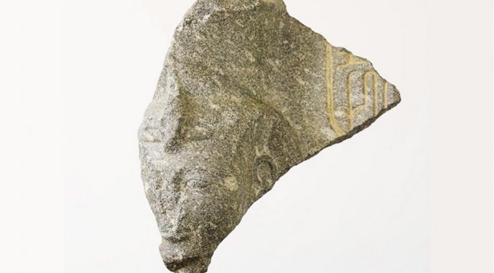 ii-ramzesin-heykelinin-bir-parchasi-isvechreden-misire-qaytarilib