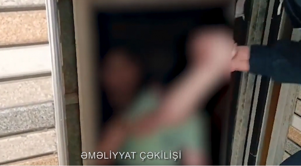 liftde-komeksiz-qalan-7-nefer-xilas-edilib-video