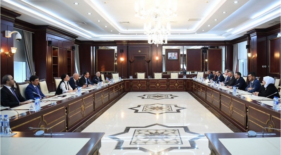 azerbaycan-elcezair-elaqelerinin-daha-da-inkishaf-etdirilmesi-imkanlari-muzakire-olunub-foto