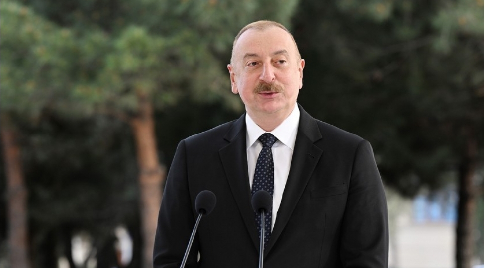 ilham-eliyev-chingiz-aytmatovun-bakidaki-abidesi-birliyimizin-dostlugumuzun-ve-qardashligimizin-remzine-chevrilecek