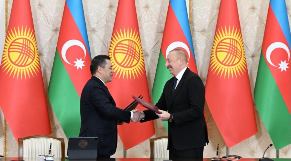 azerbaycan-ve-qirgizistan-arasinda-gomruk-sahesinde-emekdashliqla-bagli-senedler-imzalanib