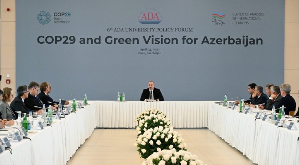 ilham-eliyev-ada-universitetinde-cop29-ve-azerbaycan-uchun-yashil-baxish-movzusunda-beynelxalq-forumda-ishtirak-edib