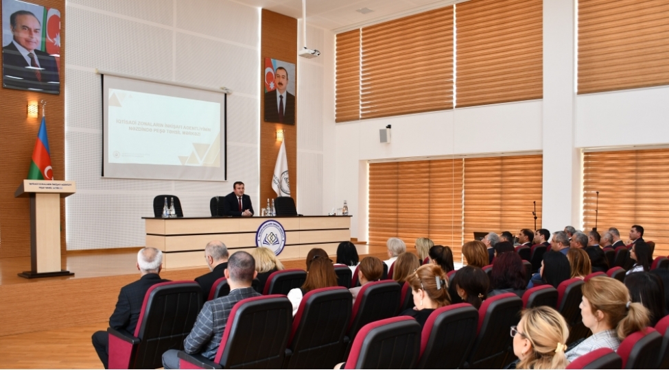 mekteb-direktorlari-peshe-tehsil-merkezinde-yaradilan-sheraitle-tanish-olublar