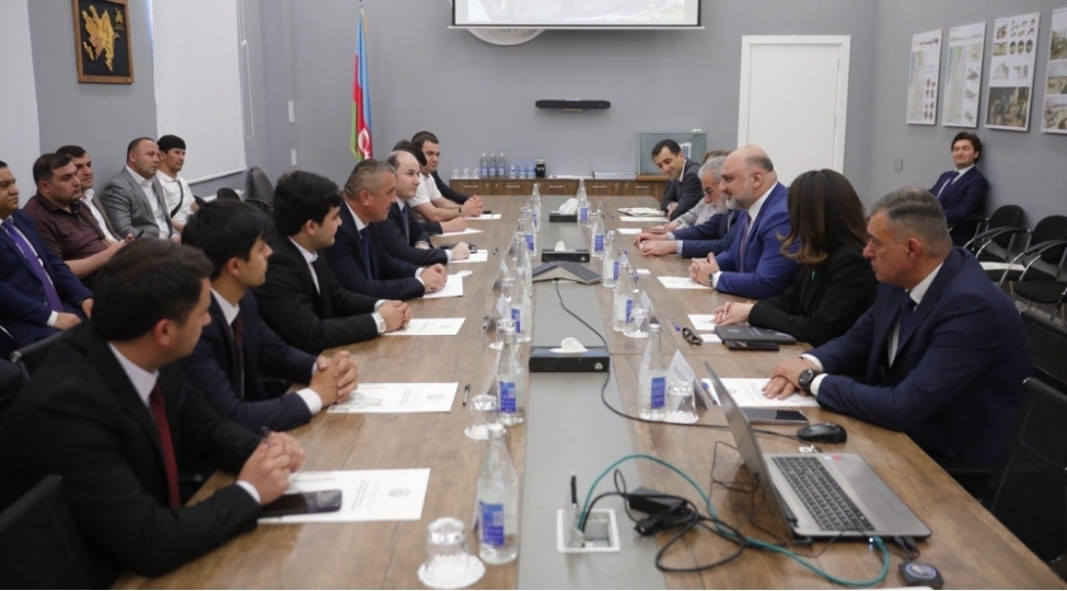 baki-ve-dushenbe-arasinda-shehersalma-ve-memarliq-sahesinde-tecrube-mubadilesi