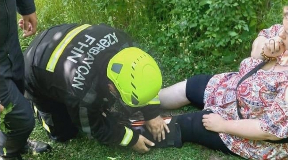 dagliq-erazide-komeksiz-qalan-shexs-xilas-edilib-fotovideo