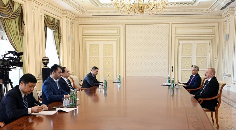 prezident-ilham-eliyev-xarici-olkelerle-dostluq-uzre-chin-xalq-assosiasiyasinin-sedrini-qebul-edib-yenilenibfoto