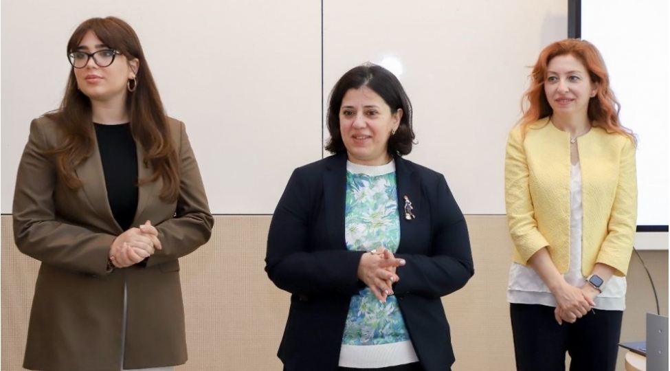 cop29-yashil-maariflendirmede-medianin-rolu-movzusunda-telimler-kechilir-foto