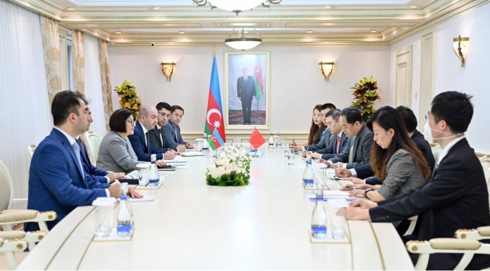 chin-azerbaycanin-vahid-chin-siyasetini-desteklemesini-yuksek-qiymetlendirir-yan-vanminin