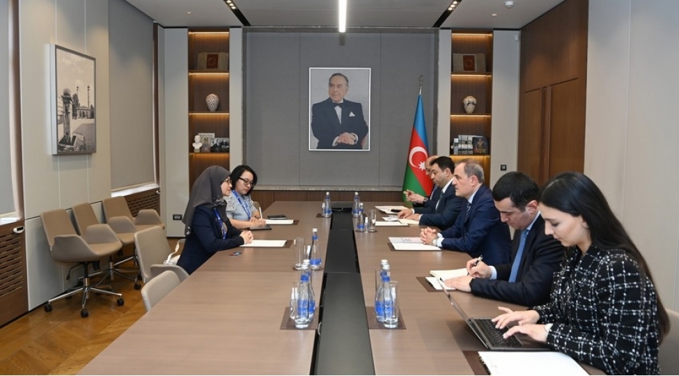 ceyhun-bayramov-aipa-nin-bash-katibi-ile-regional-veziyyeti-muzakire-edib-foto