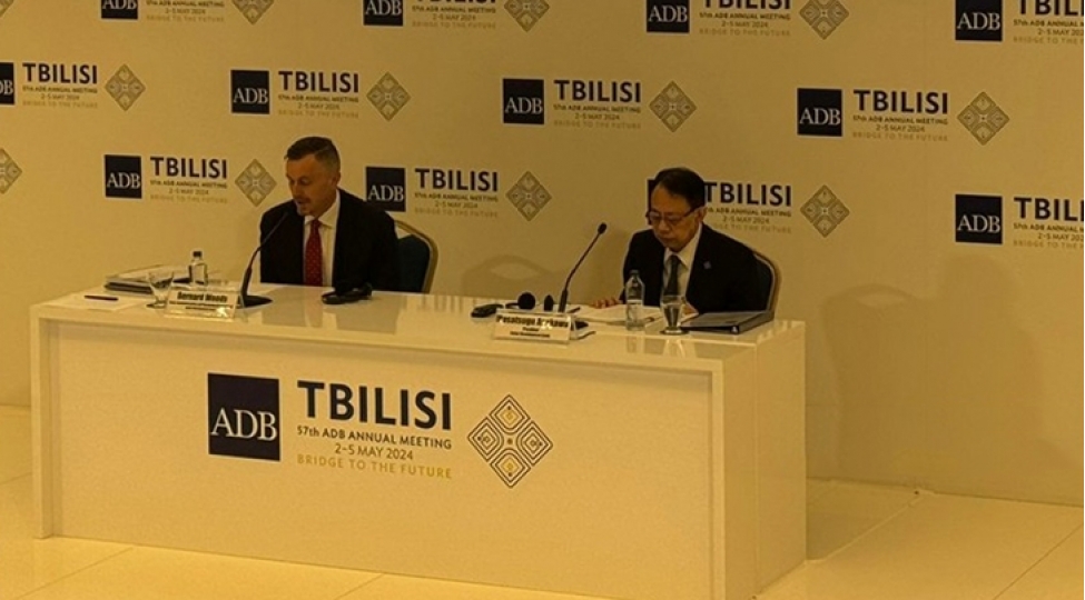 asiya-inkishaf-bankinin-prezidenti-cenubi-qafqazda-regional-emekdashligi-destekleyirik
