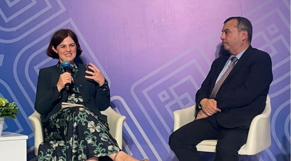 reychel-tompson-chox-shansliyam-chunki-azerbaycani-adb-nin-sehmdari-kimi-temsil-edirem