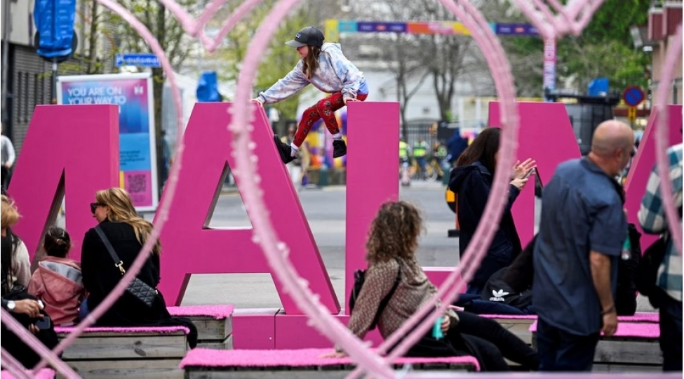 avroviziyanin-achilishi-olub