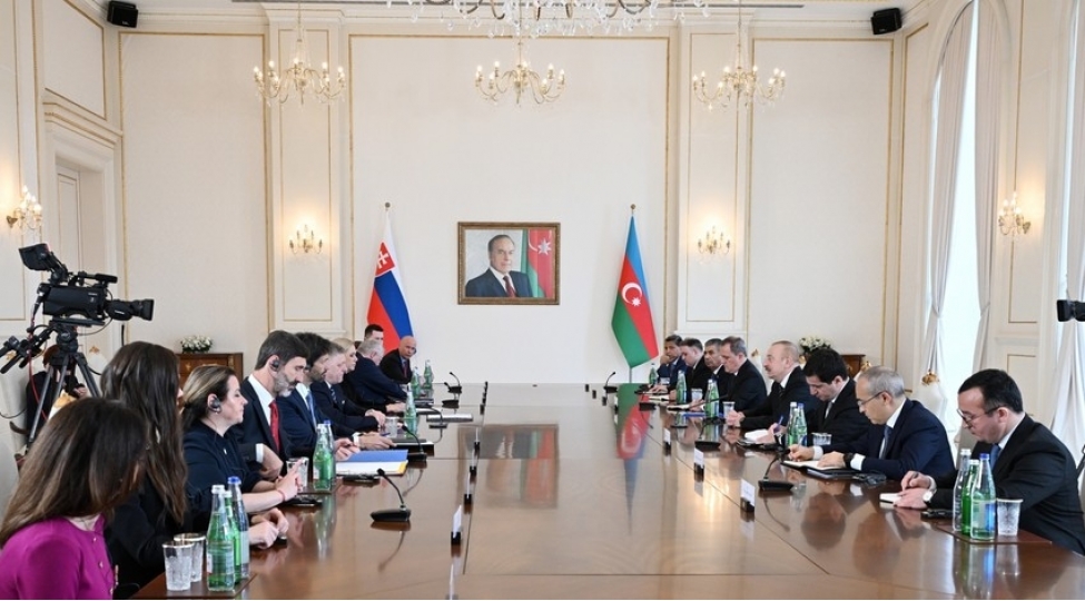 prezident-ilham-eliyevin-slovakiyanin-bash-naziri-ile-genish-terkibde-gorushu-basha-chatib-yenilenibfoto