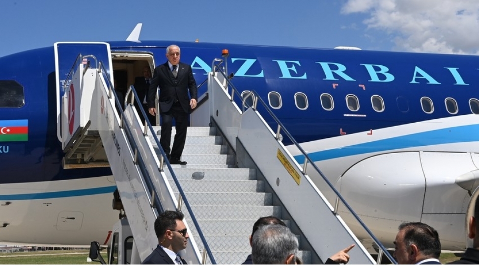 azerbaycanin-bash-naziri-turkiyede-resmi-seferdedir-foto