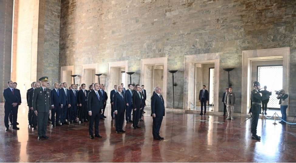 bash-nazir-eli-esedov-ankarada-anitqebiri-ziyaret-edib-foto
