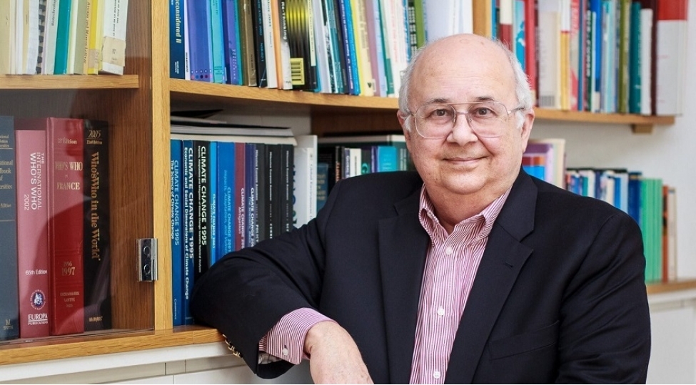 ismail-serageldin-prezidentin-fexri-diplomu-ile-teltif-edilib